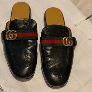 Used Gucci loafers. Size 9 (US9.5). Repair available.